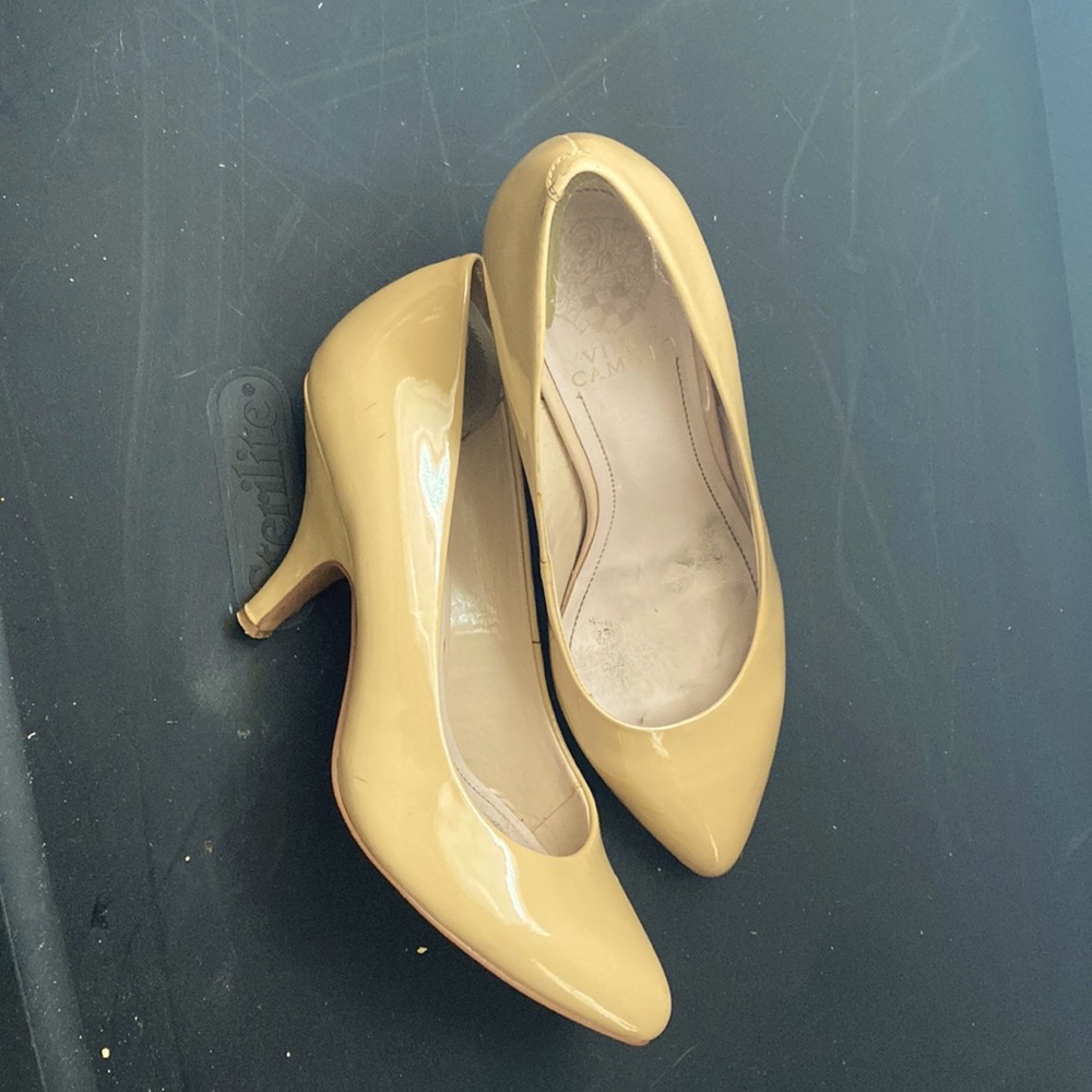 vince camino 2-3” (unsure) nude pumps. size 7.